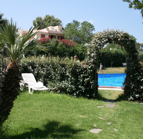 Imagen de los exteriores del Hotel Residence I Mirti Bianchi E Le Pavoncelle. Foto 3