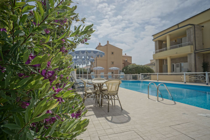 Imagen de la piscina del Hotel Residence Il Conero 2. Foto 10