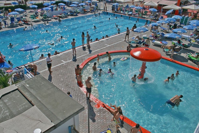 Imagen de la piscina del Hotel Residence Il Tulipano. Foto 5