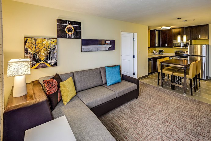 Imagen del bar/restaurante del Hotel Residence Inn Akron South/Green. Foto 5