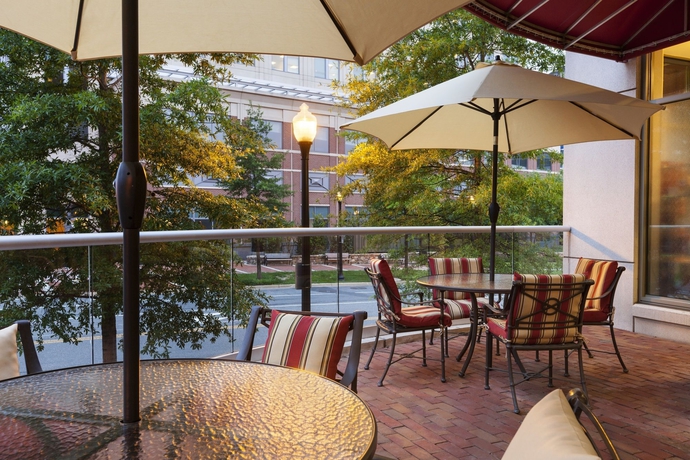 Imagen de los exteriores del Hotel Residence Inn Alexandria Old Town South At Carlyle. Foto 6