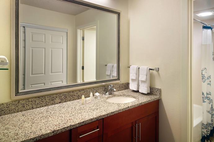 Imagen de la habitación del Hotel Residence Inn Atlanta Airport North/Virginia Avenue. Foto 14