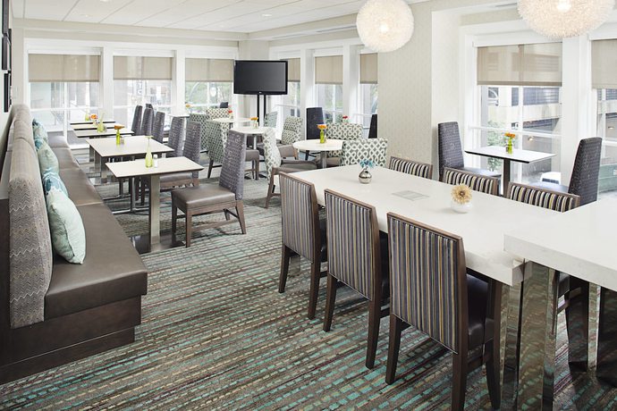 Imagen del bar/restaurante del Hotel Residence Inn Atlanta Downtown By Marriott. Foto 4