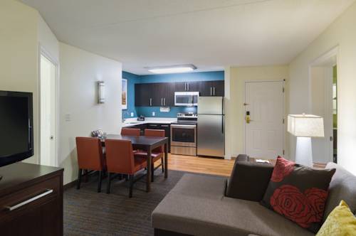Imagen de la habitación del Hotel Residence Inn Boston Framingham. Foto 11