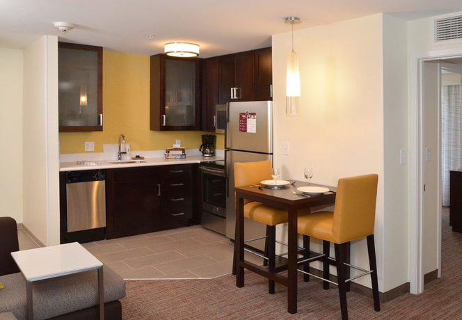 Imagen de la habitación del Hotel Residence Inn By Marriott Akron Fairlawn. Foto 9