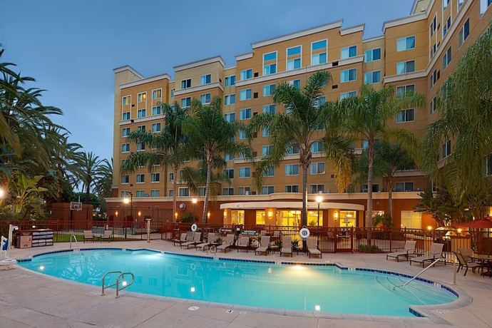 Imagen de la piscina del Hotel Residence Inn By Marriott Anaheim Resort Area. Foto 18