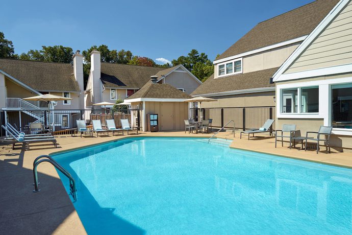 Imagen de la piscina del Hotel Residence Inn By Marriott Atlanta Buckhead. Foto 20