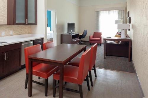 Imagen de la habitación del Hotel Residence Inn By Marriott Atlanta Mcdonough. Foto 18