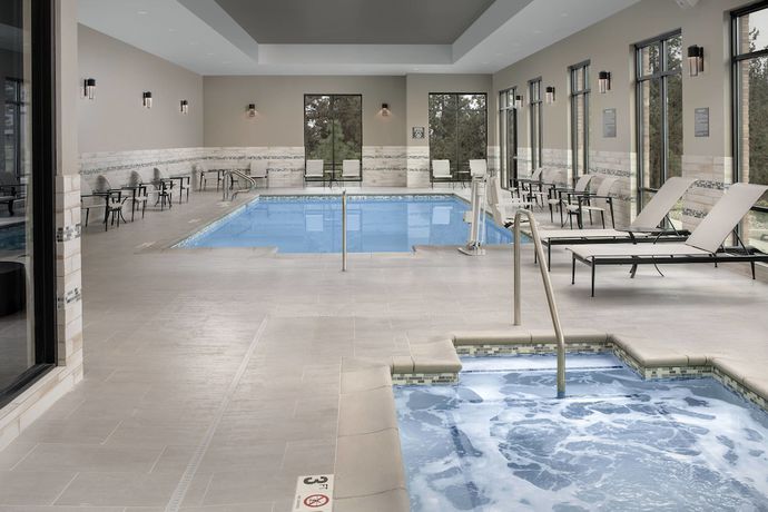 Imagen de la piscina del Hotel Residence Inn By Marriott Bend. Foto 20