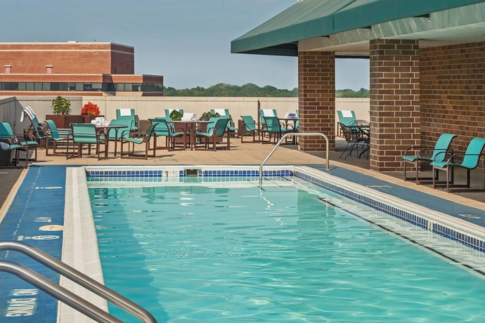 Imagen de la piscina del Hotel Residence Inn By Marriott Bethesda Downtown. Foto 19