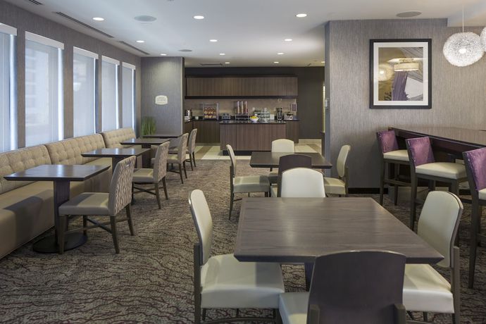Imagen del bar/restaurante del Hotel Residence Inn By Marriott Birmingham Downtown At Uab. Foto 2