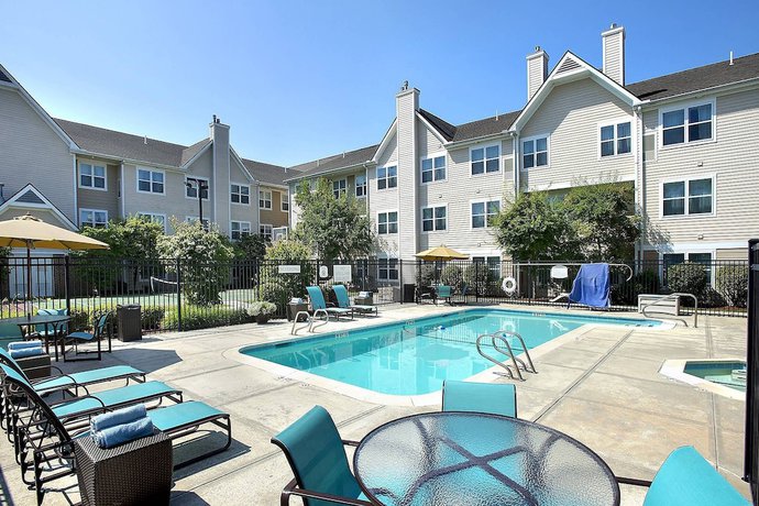 Imagen de la piscina del Hotel Residence Inn By Marriott Boston Andover. Foto 20