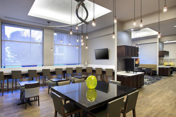 Imagen del bar/restaurante del Hotel Residence Inn By Marriott Boston Cambridge. Foto 4