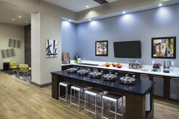 Imagen del bar/restaurante del Hotel Residence Inn By Marriott Boston Cambridge. Foto 5