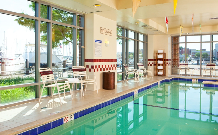 Imagen de la piscina del Hotel Residence Inn By Marriott Boston Harbor On Tudor Wharf. Foto 15