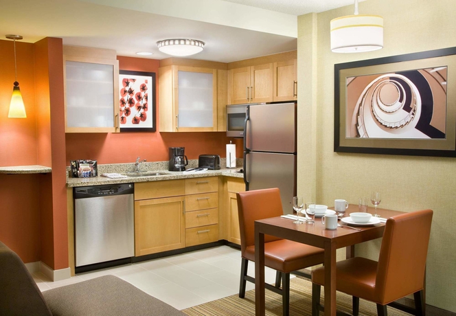 Imagen de la habitación del Hotel Residence Inn By Marriott Calgary Airport. Foto 3
