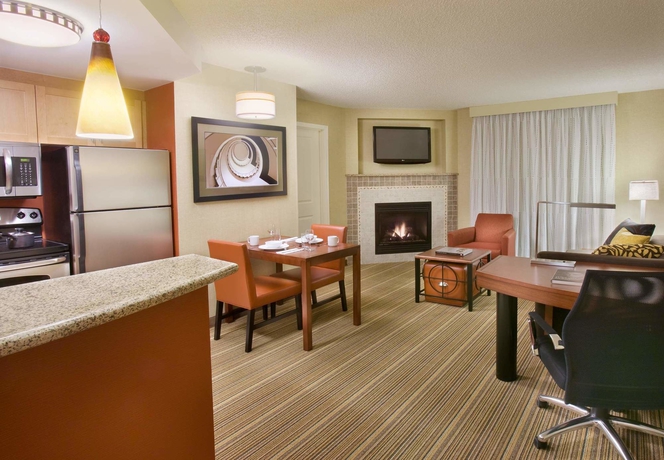 Imagen de los interiores del Hotel Residence Inn By Marriott Calgary Airport. Foto 10