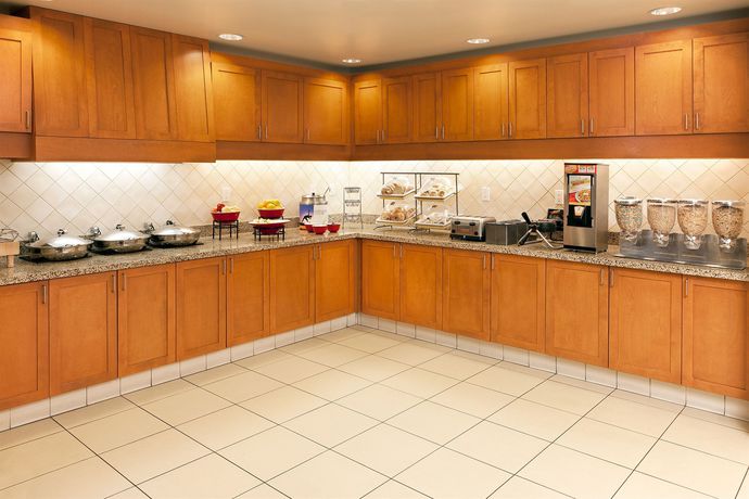 Imagen del bar/restaurante del Hotel Residence Inn By Marriott Camarillo. Foto 6