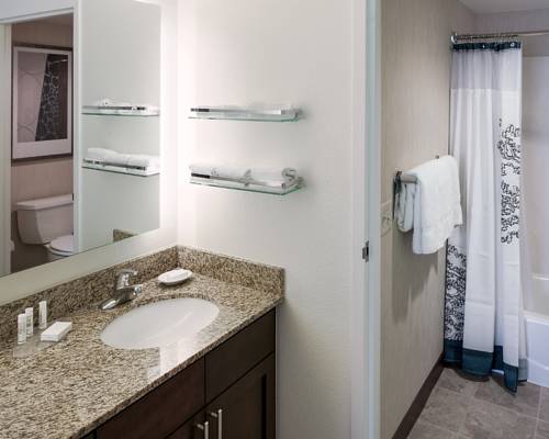 Imagen de la habitación del Hotel Residence Inn By Marriott Carlsbad. Foto 10