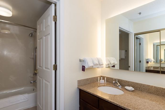 Imagen de la habitación del Hotel Residence Inn By Marriott Charlotte Lake Norman. Foto 14