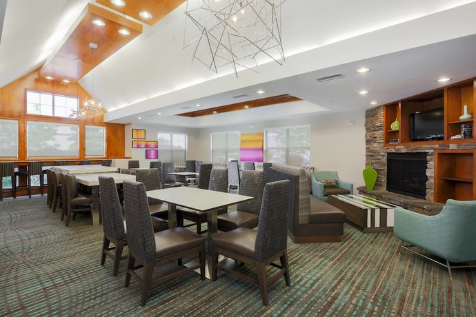 Imagen de los interiores del Hotel Residence Inn By Marriott Chico. Foto 17