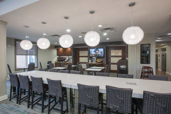 Imagen del bar/restaurante del Hotel Residence Inn By Marriott Cincinnati North/west Chester. Foto 6