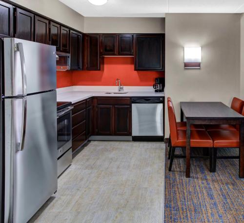 Imagen de la habitación del Hotel Residence Inn By Marriott Cleveland Beachwood. Foto 10