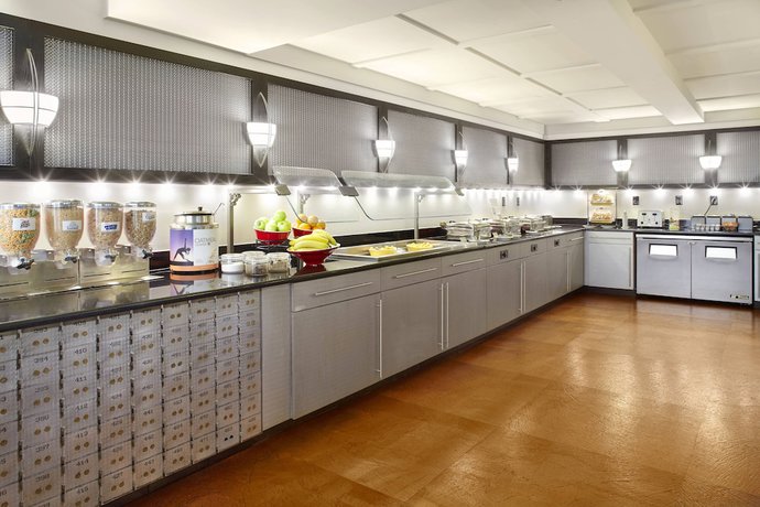 Imagen del bar/restaurante del Hotel Residence Inn By Marriott Columbus Downtown. Foto 3