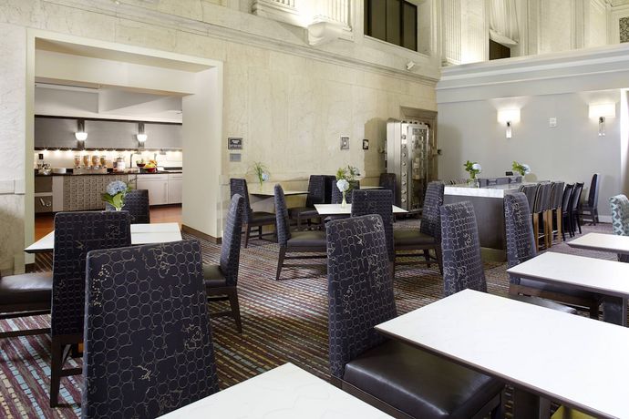 Imagen del bar/restaurante del Hotel Residence Inn By Marriott Columbus Downtown. Foto 4