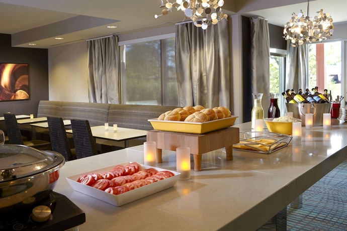 Imagen del bar/restaurante del Hotel Residence Inn By Marriott Columbus Dublin. Foto 5