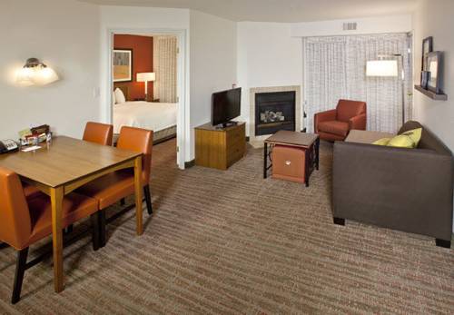 Imagen de la habitación del Hotel Residence Inn By Marriott Corona Riverside. Foto 6