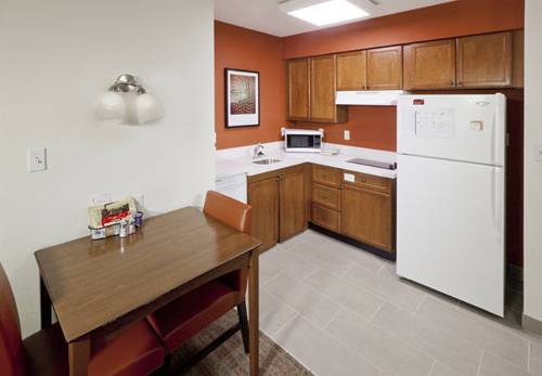 Imagen de la habitación del Hotel Residence Inn By Marriott Corona Riverside. Foto 8