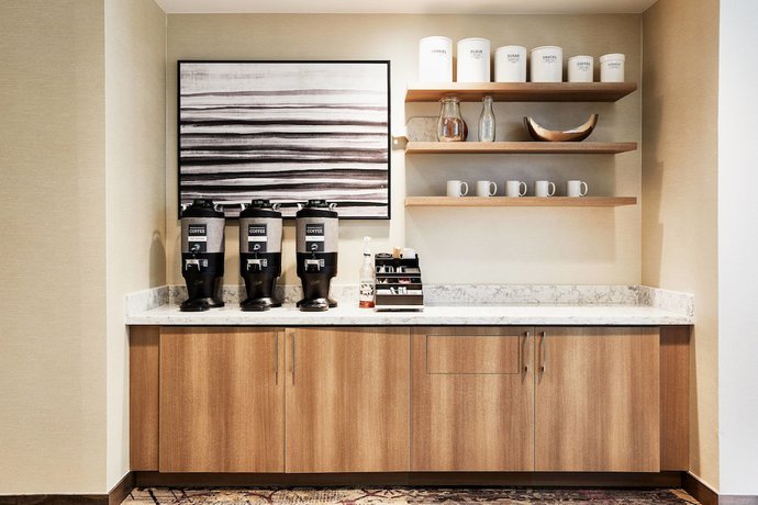 Imagen del bar/restaurante del Hotel Residence Inn By Marriott Dallas By The Galleria. Foto 5