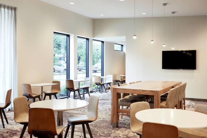 Imagen del bar/restaurante del Hotel Residence Inn By Marriott Dallas By The Galleria. Foto 6