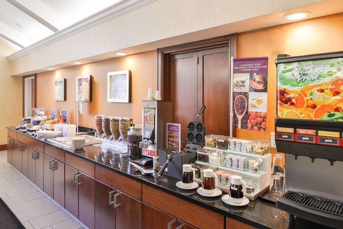 Imagen del bar/restaurante del Hotel Residence Inn By Marriott Dayton Troy. Foto 8