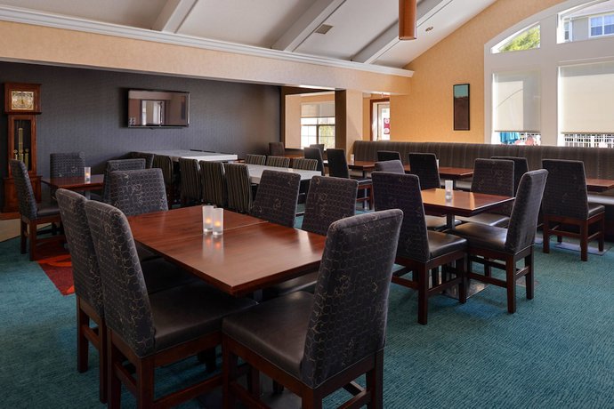 Imagen del bar/restaurante del Hotel Residence Inn By Marriott Dayton Troy. Foto 10