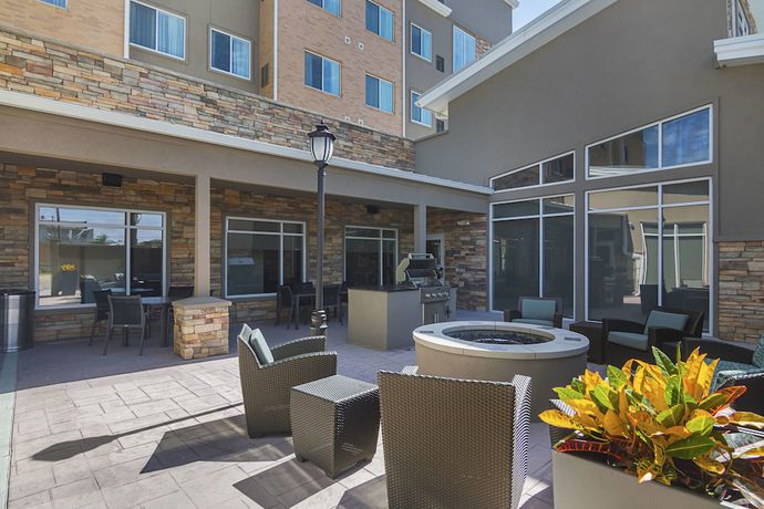 Imagen de los exteriores del Hotel Residence Inn By Marriott Denton. Foto 12