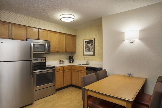 Imagen de los interiores del Hotel Residence Inn By Marriott Detroit Novi. Foto 16
