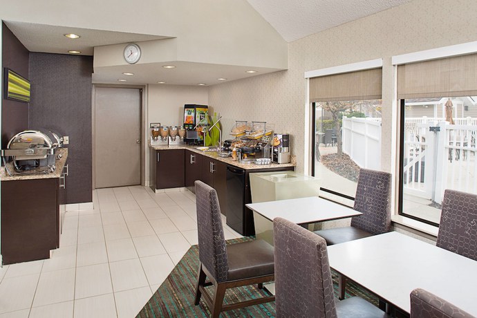 Imagen del bar/restaurante del Hotel Residence Inn By Marriott Detroit Troy/madison Heights. Foto 4