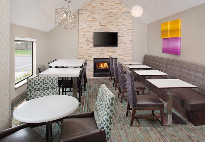Imagen del bar/restaurante del Hotel Residence Inn By Marriott Detroit Troy/madison Heights. Foto 6