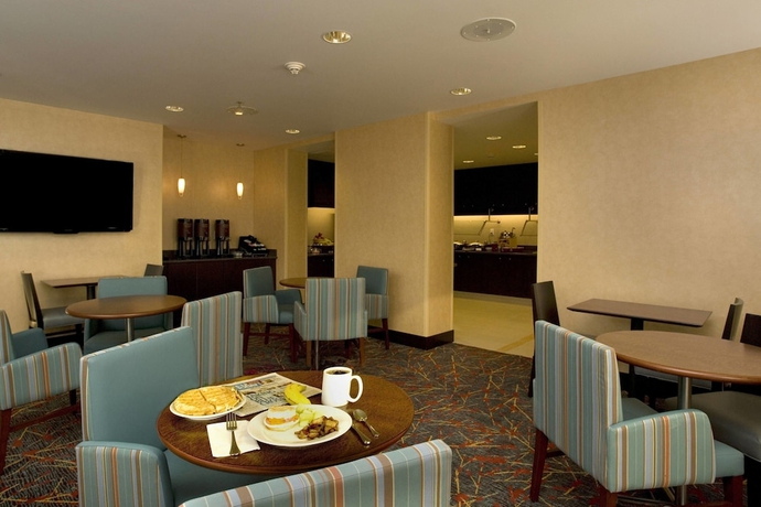 Imagen del bar/restaurante del Hotel Residence Inn By Marriott Duluth. Foto 8