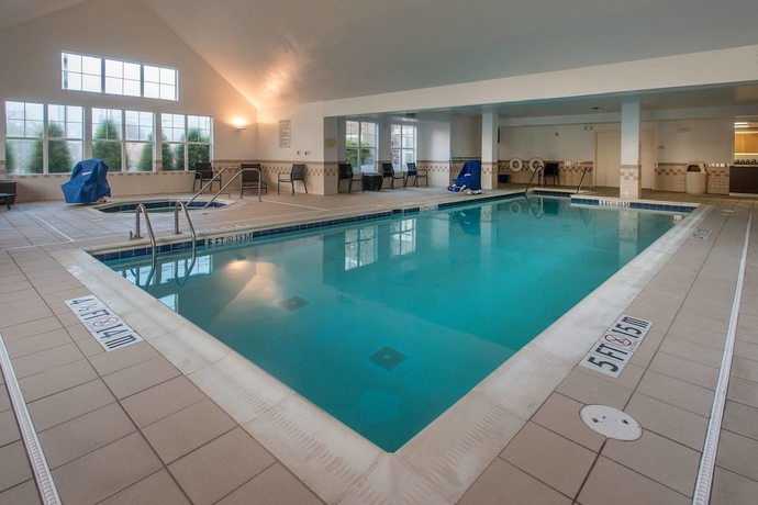 Imagen de la piscina del Hotel Residence Inn By Marriott Fayetteville Cross Creek. Foto 19