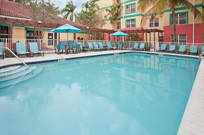 Imagen de la piscina del Hotel Residence Inn By Marriott Fort Lauderdale Plantation. Foto 13