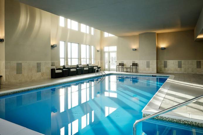 Imagen de la piscina del Hotel Residence Inn By Marriott Grand Rapids Airport. Foto 20