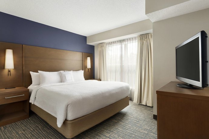 Imagen del bar/restaurante del Hotel Residence Inn By Marriott Houston The Woodlands/market Street. Foto 4