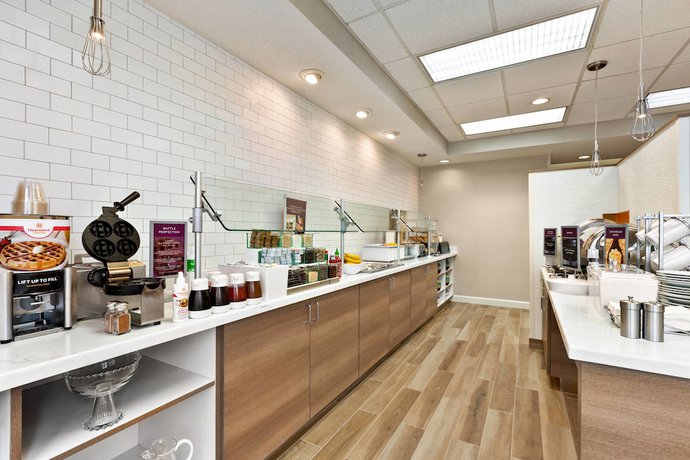 Imagen del bar/restaurante del Hotel Residence Inn By Marriott Houston The Woodlands/market Street. Foto 5