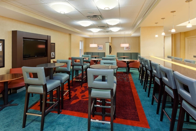 Imagen del bar/restaurante del Hotel Residence Inn By Marriott Indianapolis Carmel. Foto 5