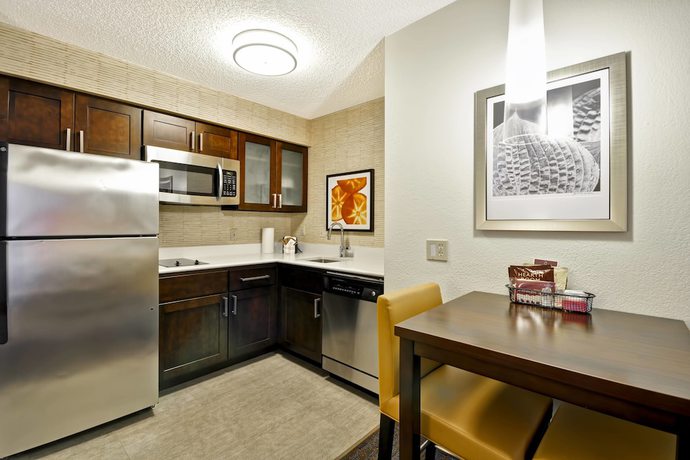 Imagen de la habitación del Hotel Residence Inn By Marriott Jacksonville Airport. Foto 7