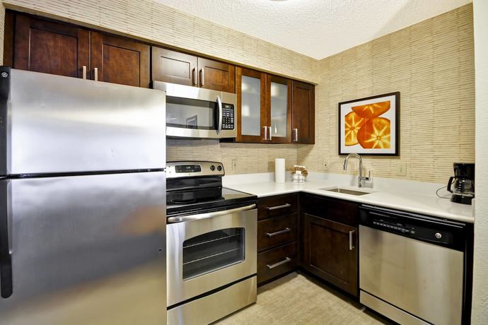 Imagen de la habitación del Hotel Residence Inn By Marriott Jacksonville Airport. Foto 11