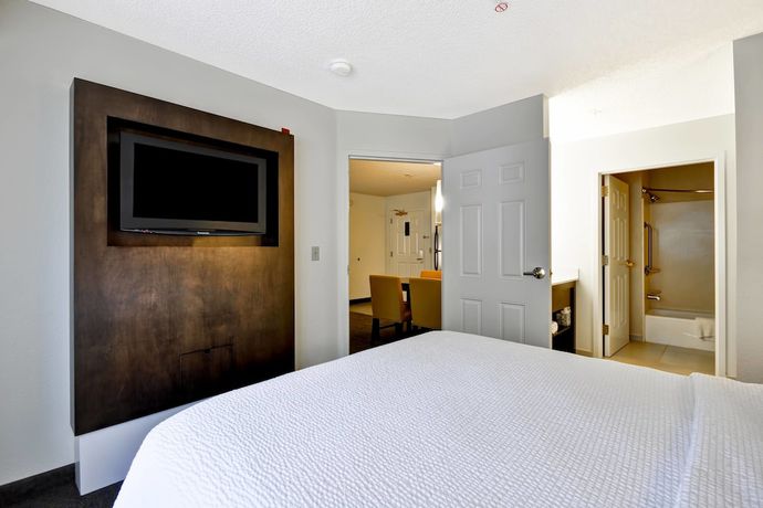 Imagen de la habitación del Hotel Residence Inn By Marriott Jacksonville Airport. Foto 13
